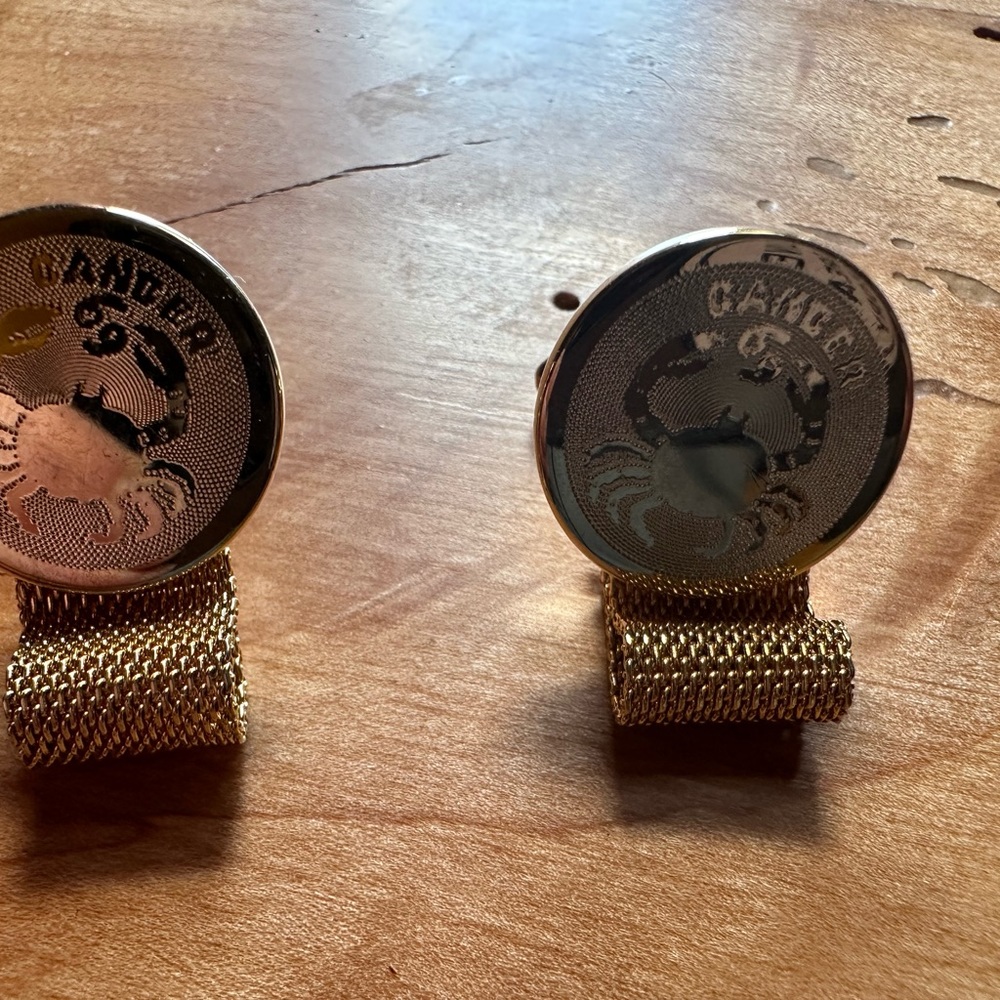 Cancer cufflinks